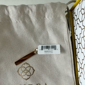 Kendra Scott charm pendent